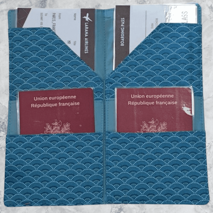 Pochette à passeport , organisateur de voyage en suédine bleu pâle