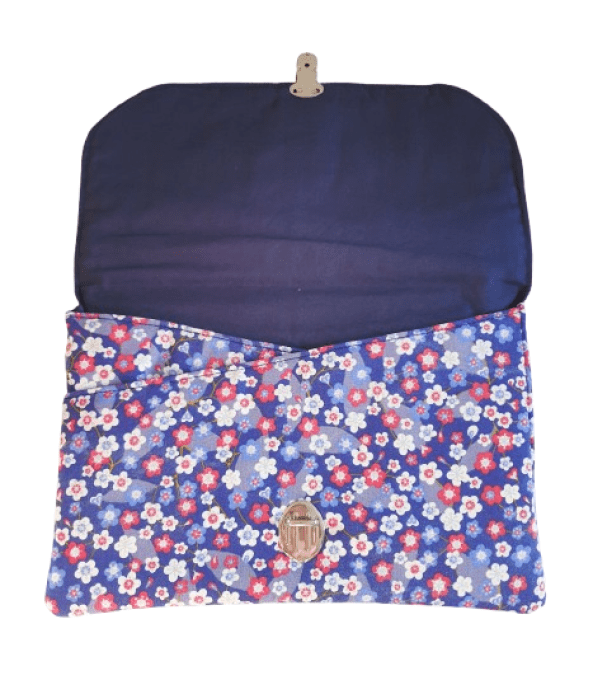 Pochette, housse ,étui à tablette, liseuse, livre "les fleurs en bleu "