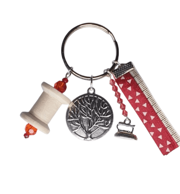 Porte clefs, grigri, bijou de sac "L'atelier en rouge"