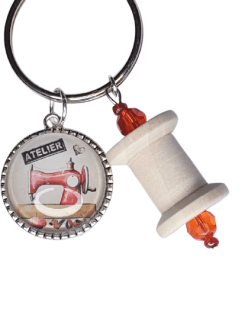 Porte clefs, grigri, bijou de sac "L'atelier en rouge"